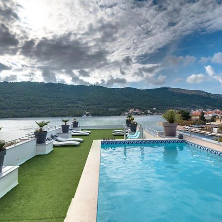Apartments Holidays Roko Гребащиця Екстер'єр фото
