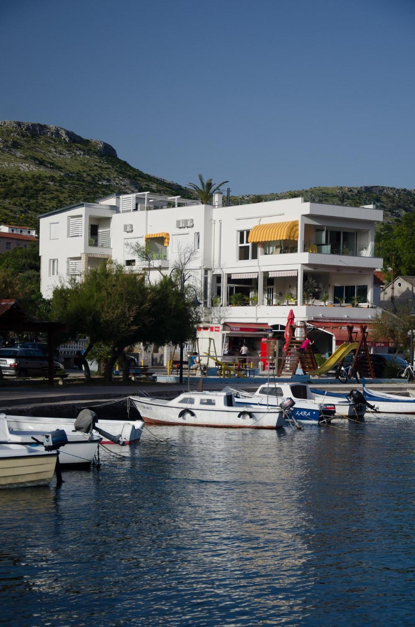 Apartments Holidays Roko Гребащиця Екстер'єр фото