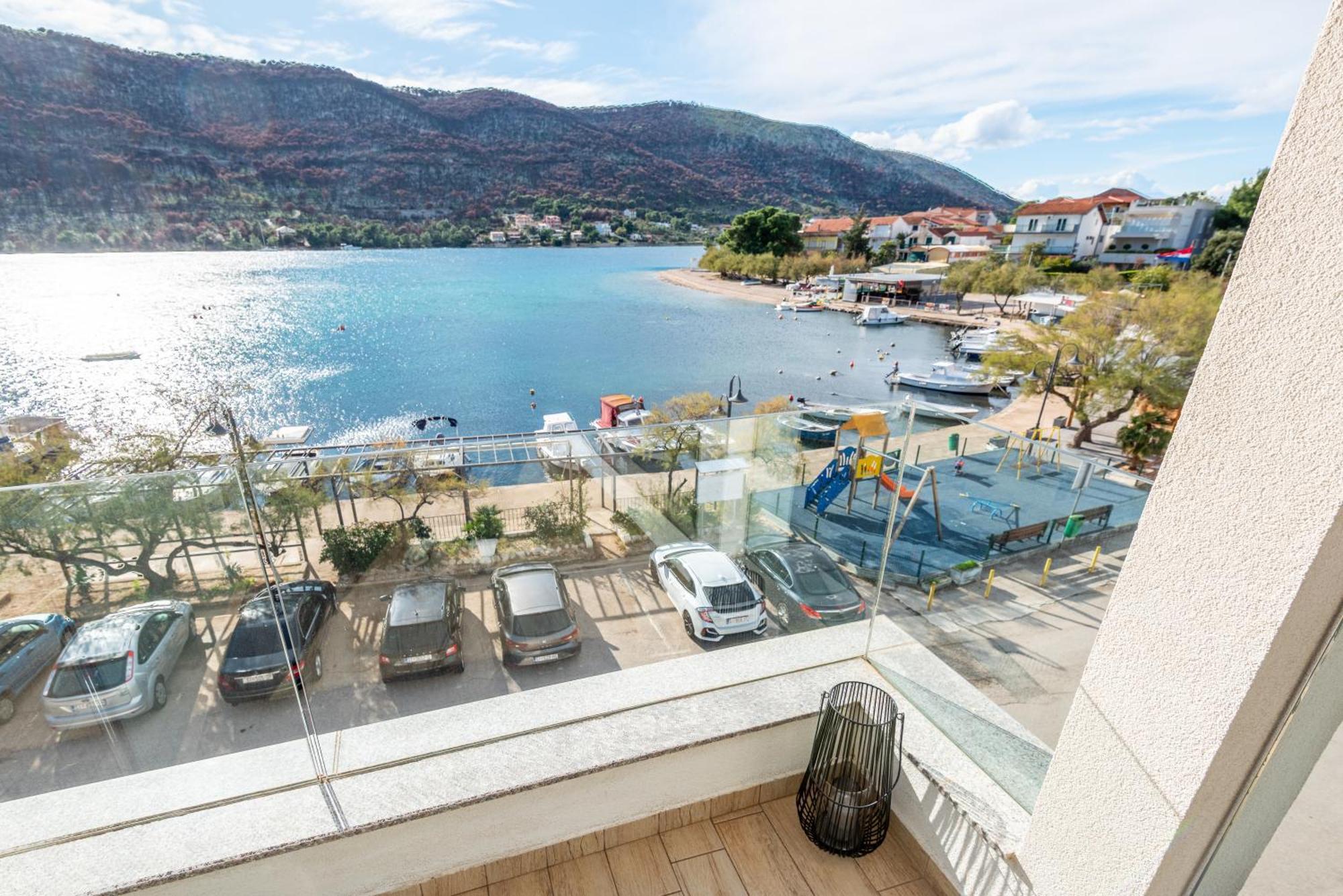 Apartments Holidays Roko Гребащиця Номер фото