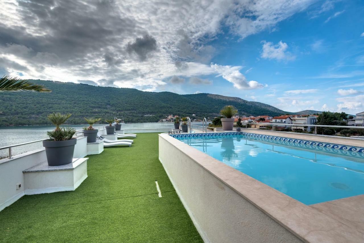 Apartments Holidays Roko Гребащиця Екстер'єр фото