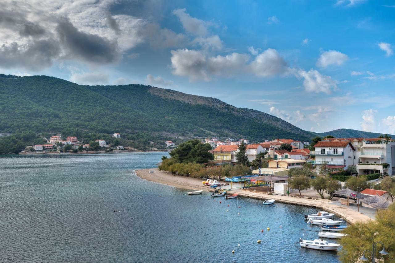 Apartments Holidays Roko Гребащиця Екстер'єр фото