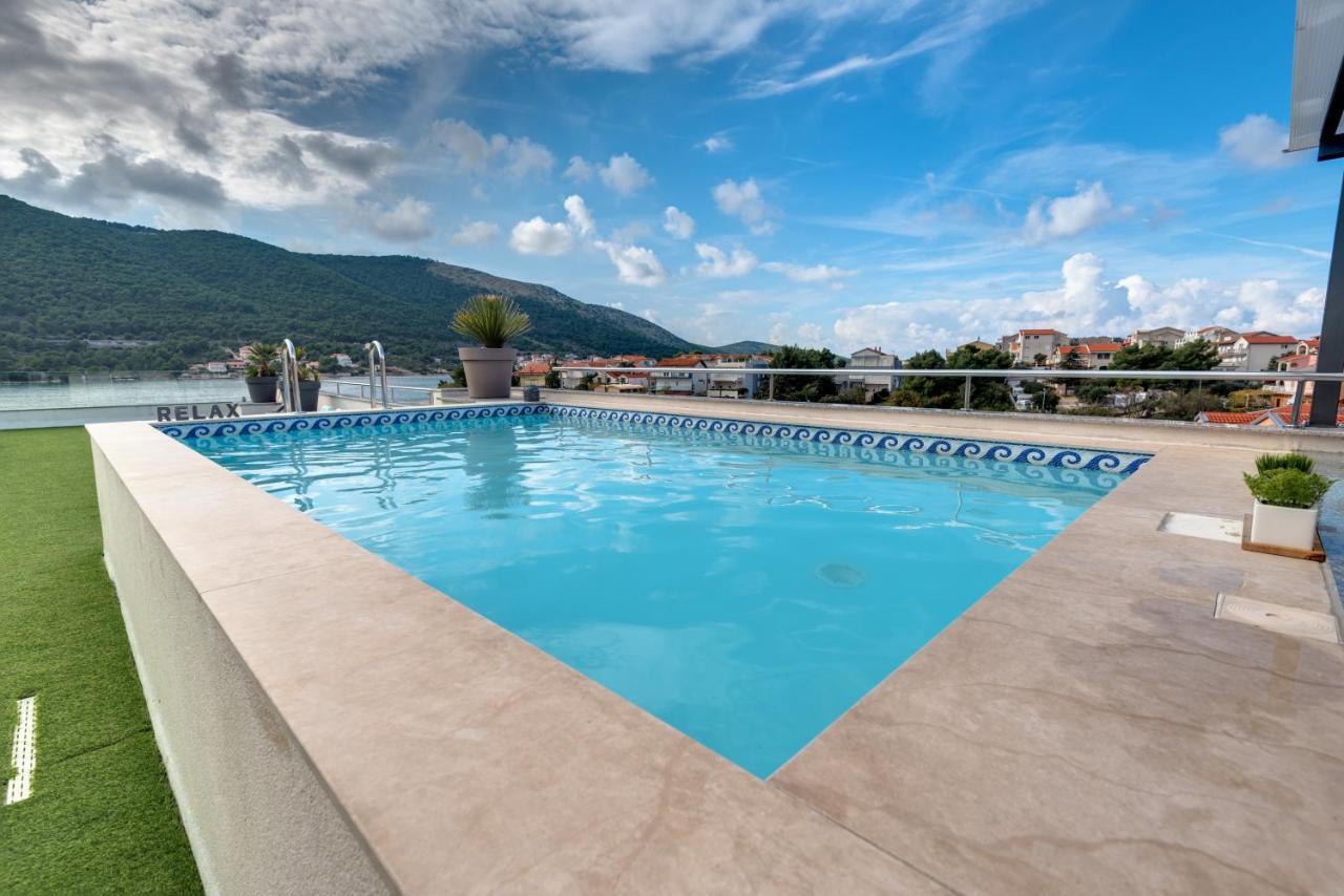 Apartments Holidays Roko Гребащиця Екстер'єр фото