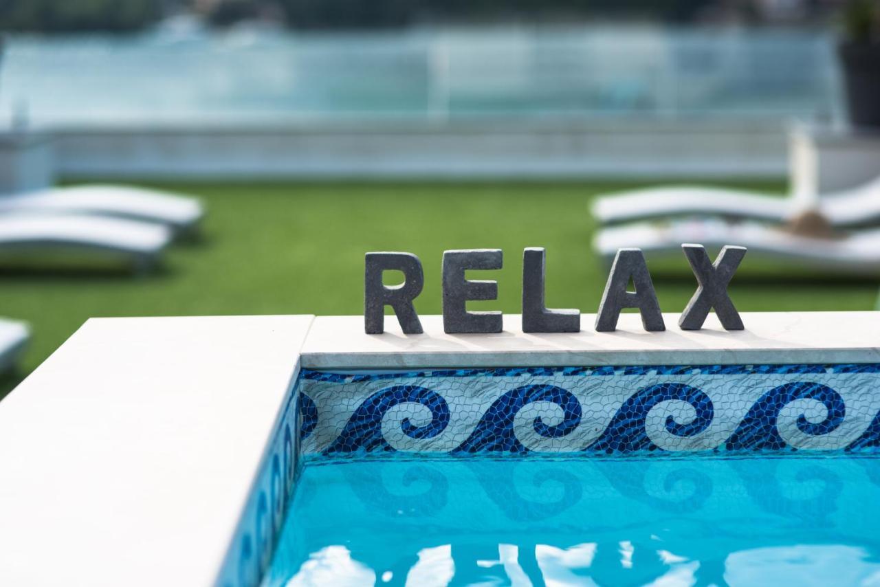 Apartments Holidays Roko Гребащиця Екстер'єр фото