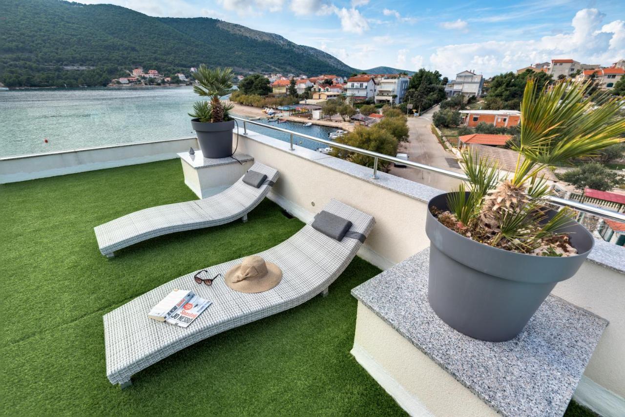Apartments Holidays Roko Гребащиця Екстер'єр фото